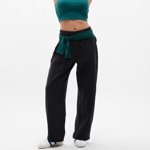 Athleta Forever Fleece Mid Rise Barrel Pant in black size large